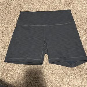 Wundertrain 6” size 12 short